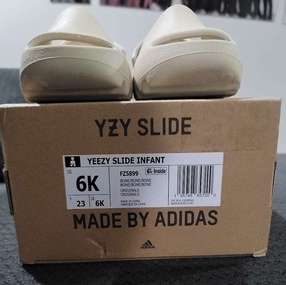 Yeezy Slide - Infant - Size 6K- Bone-FZ5899